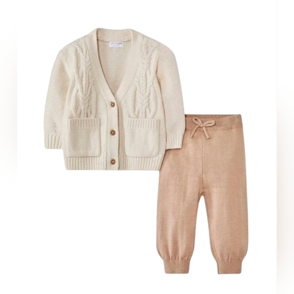 Other - Grayson mini baby cable top & Bottom Outfit Size 3-6 months Or 18 Months NWT